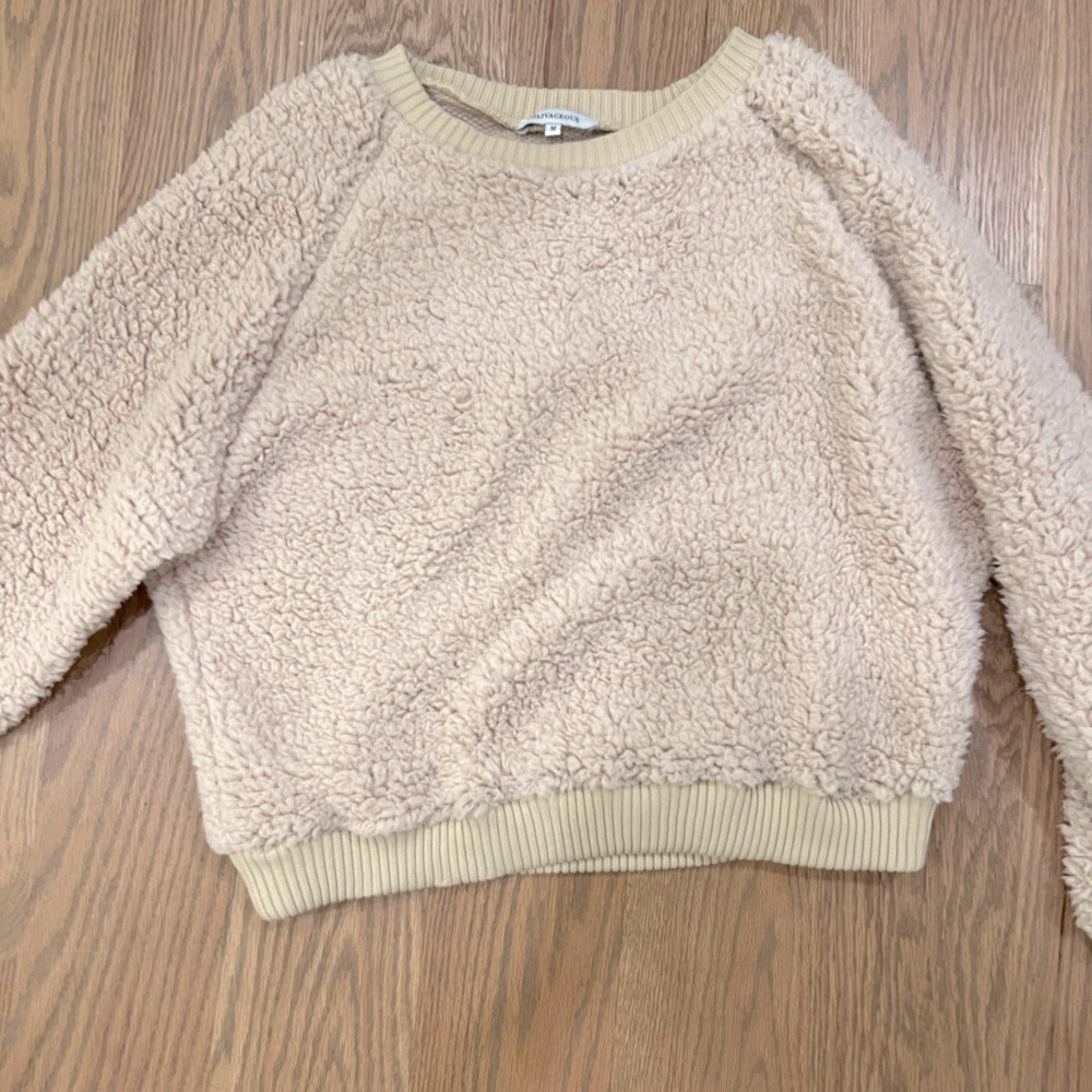Olivaceuous fuzzy sweatshirt
